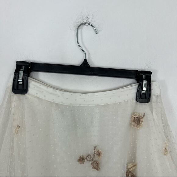 Interdee Paris Fashion Embroidered Floral Netting Skirt Size Small - Picture 4 of 14